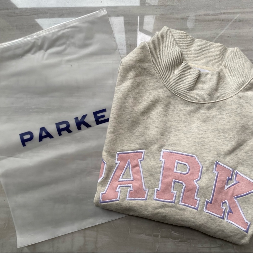 Parke Women's Light Gray Sweatshirt with Pink Accents
